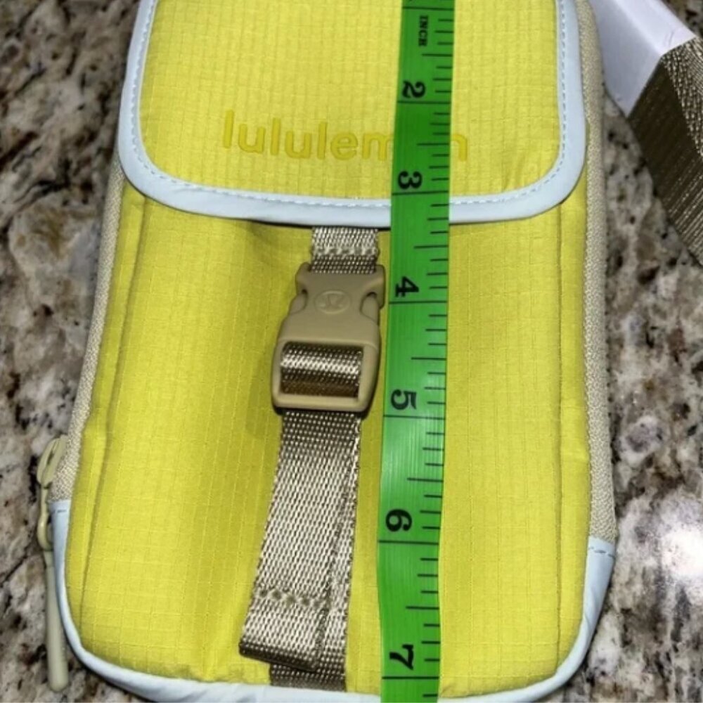 Lululemon Zip-top Crossbody Bag - Yellow Serpenti NWT - Picture 11 of 12